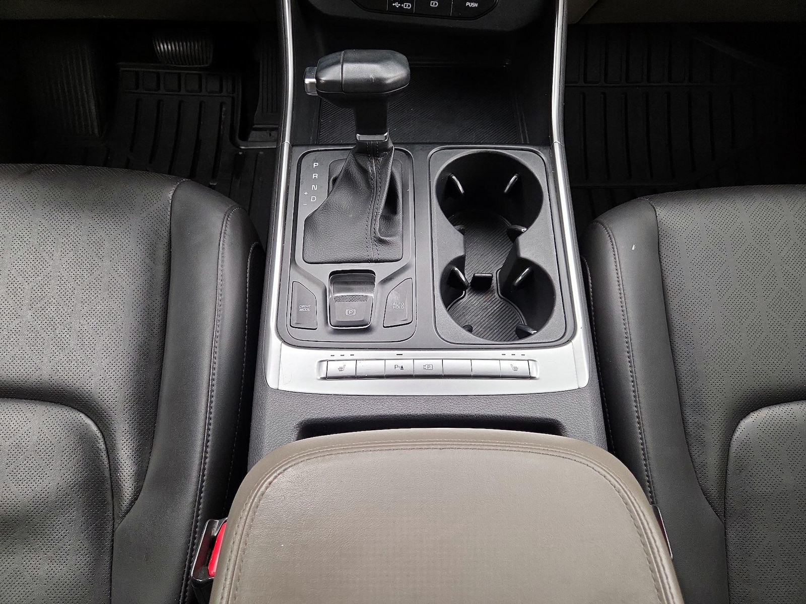 2025 Kia Carnival LXS - Photo 19