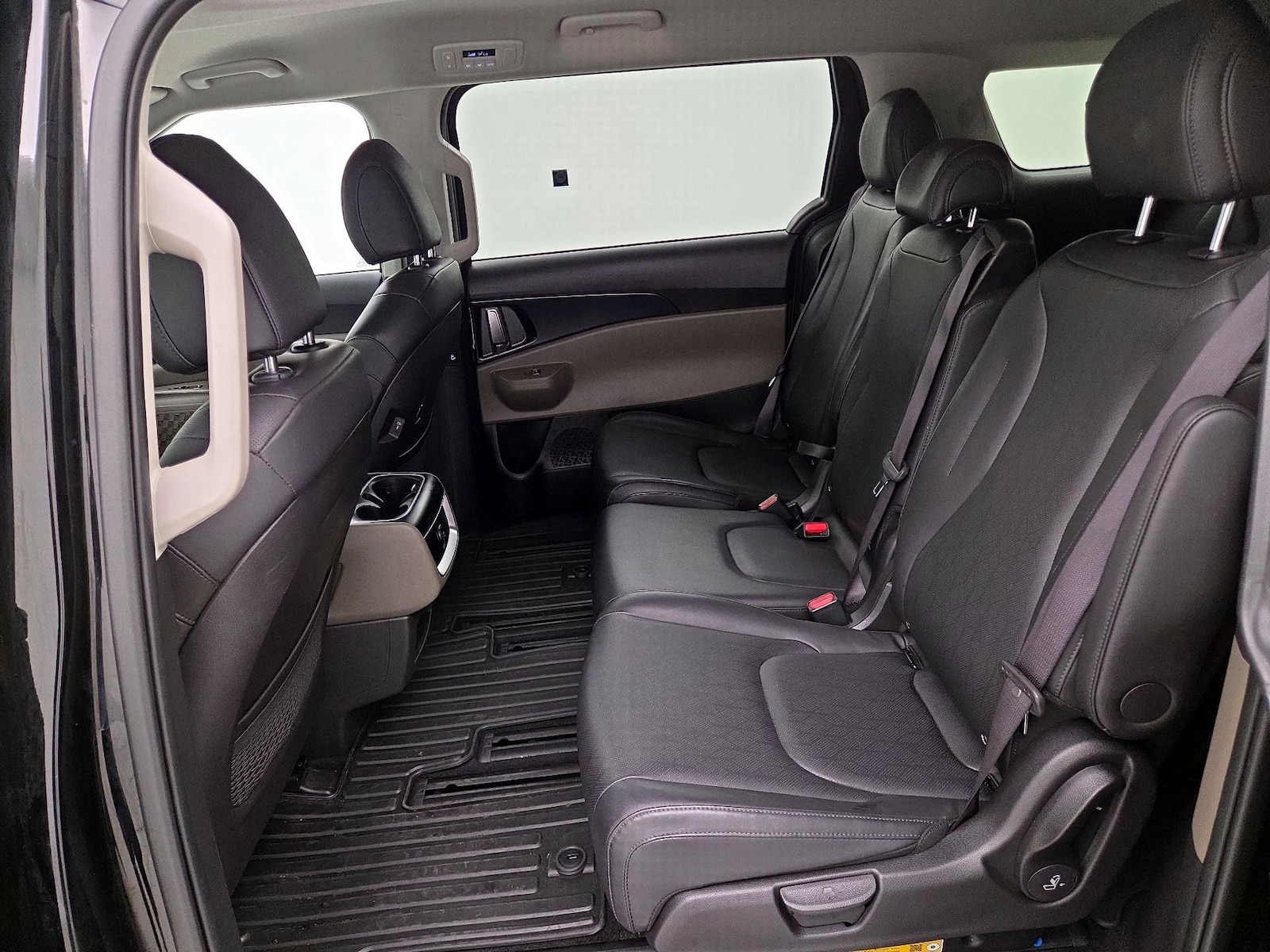 2025 Kia Carnival LXS - Photo 21