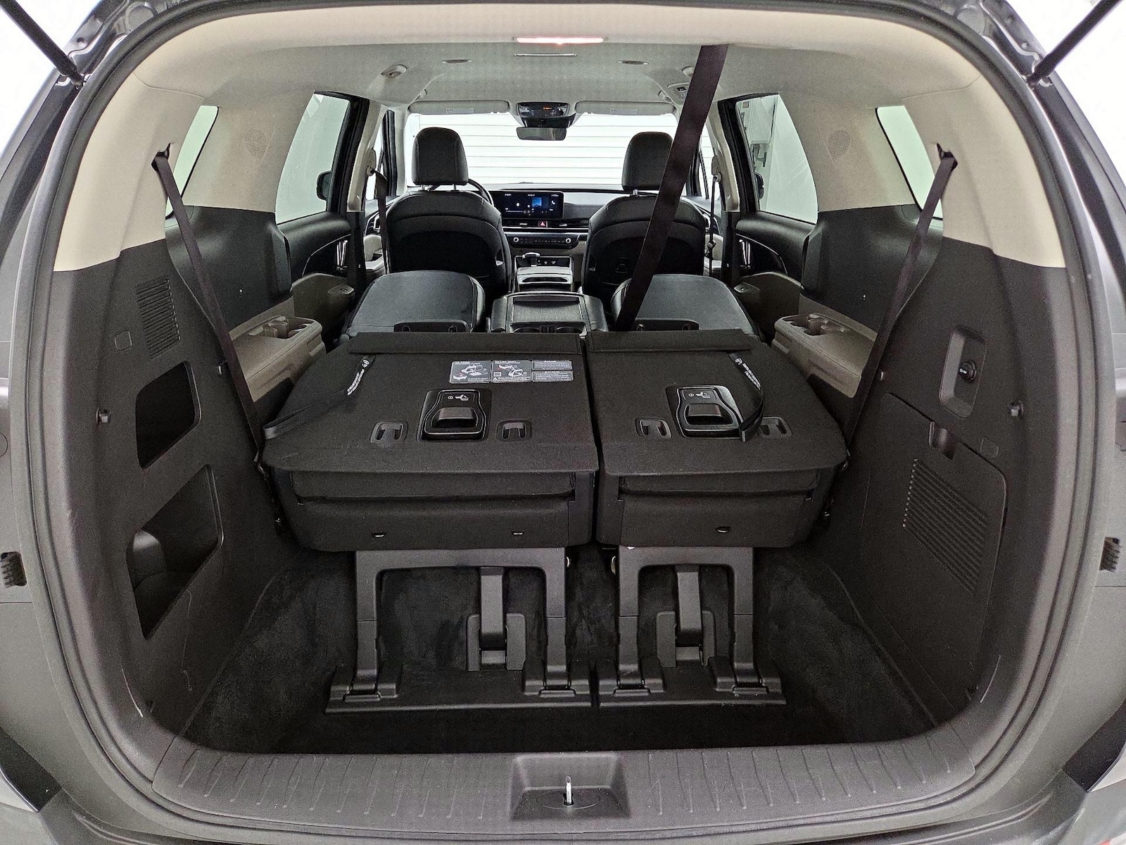 2025 Kia Carnival LXS - Photo 24