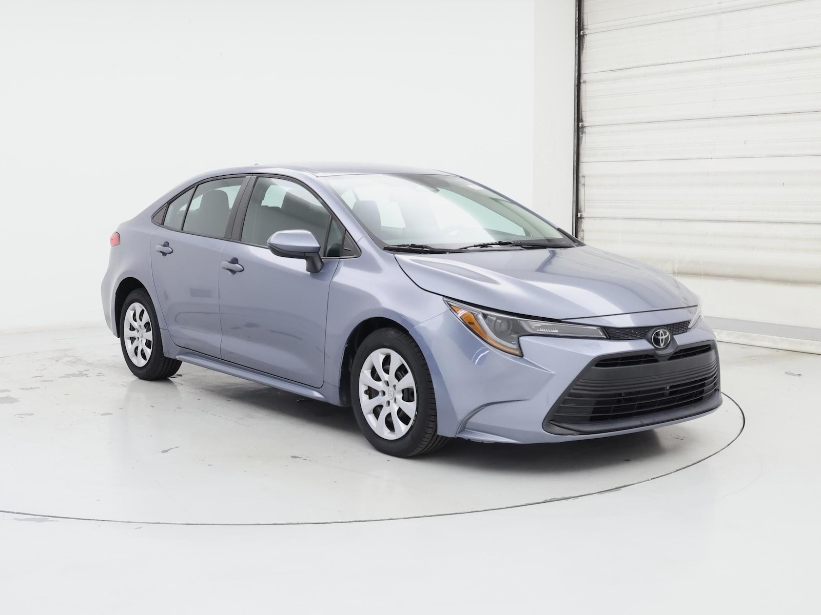 2023 Toyota Corolla LE - Photo 2