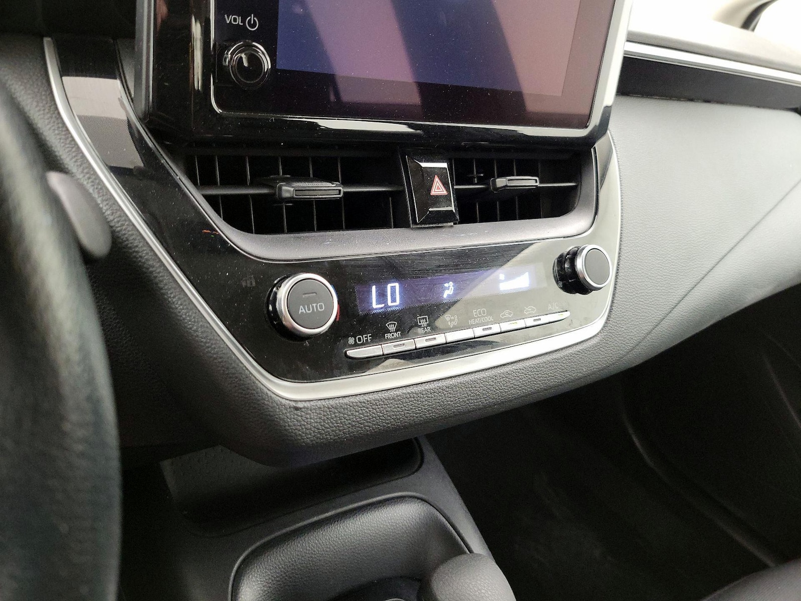 2023 Toyota Corolla LE - Photo 17