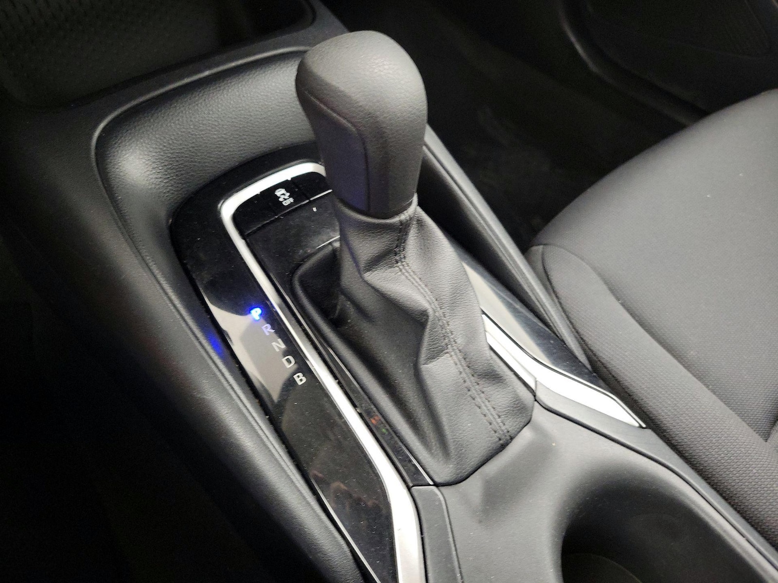 2023 Toyota Corolla LE - Photo 18