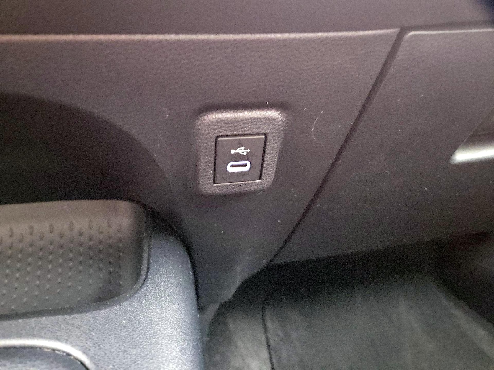 2023 Toyota Corolla LE - Photo 19