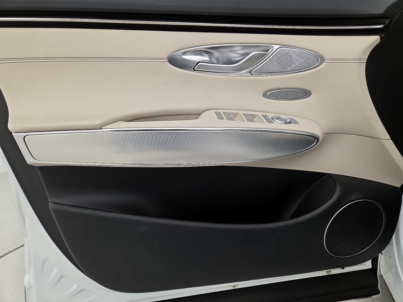 2024 GENESIS GV70 Standard - Photo 13