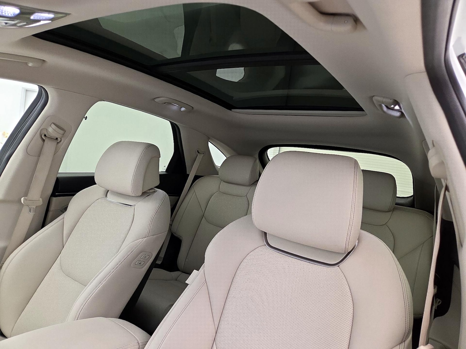 2024 GENESIS GV70 Standard - Photo 21