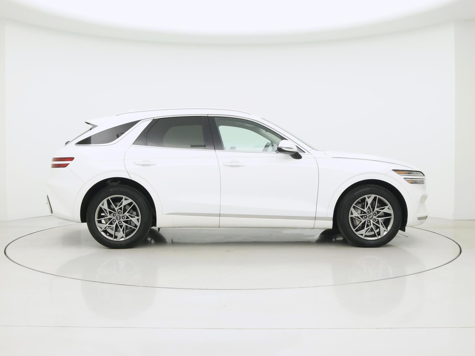 2024 GENESIS GV70 Standard - Photo 8