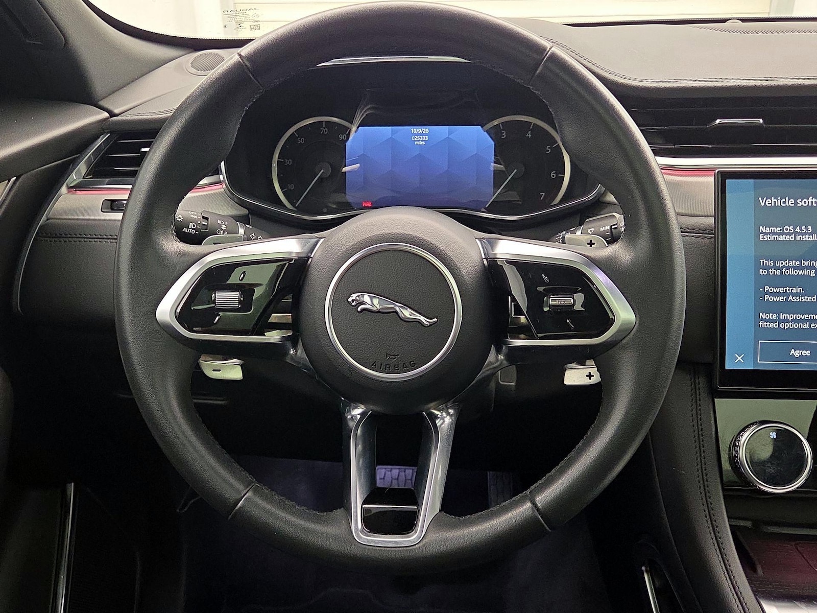 2023 Jaguar F-Pace S - Photo 11