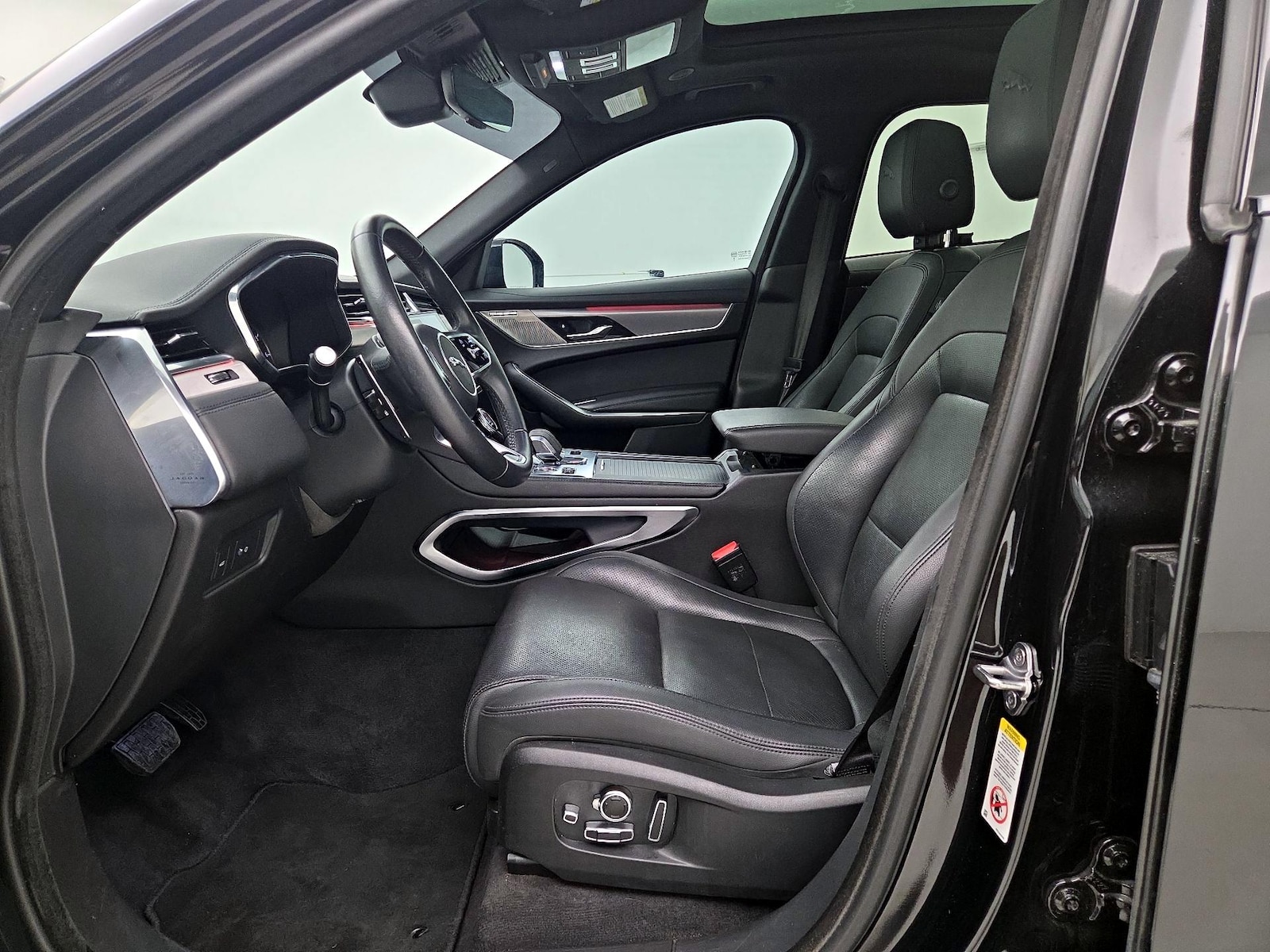 2023 Jaguar F-Pace S - Photo 12