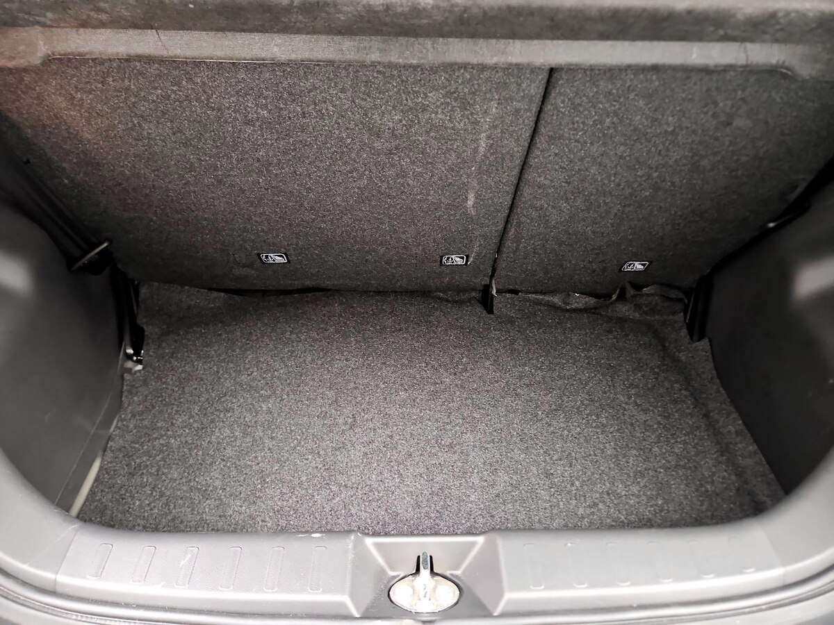 Trunk/Cargo (Seats Up)