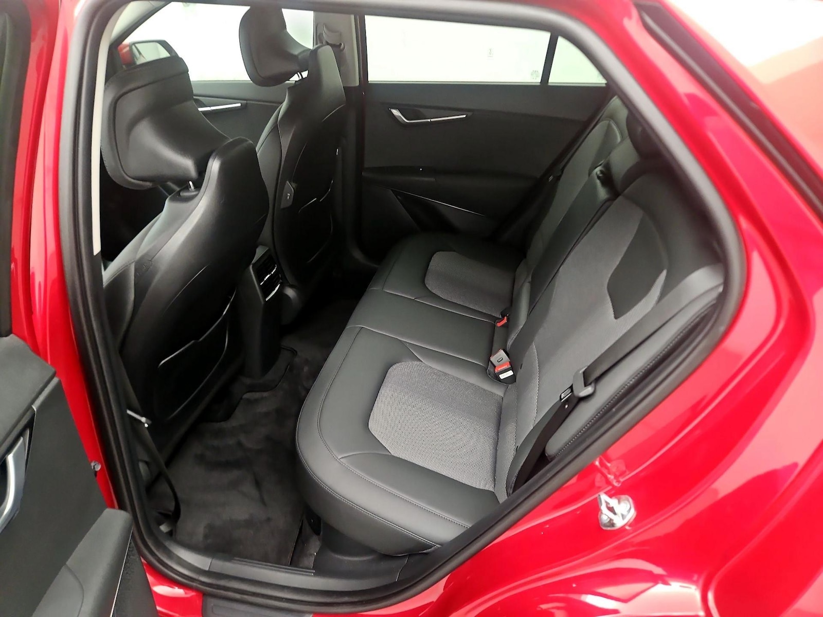 2025 Kia Niro EX - Photo 21