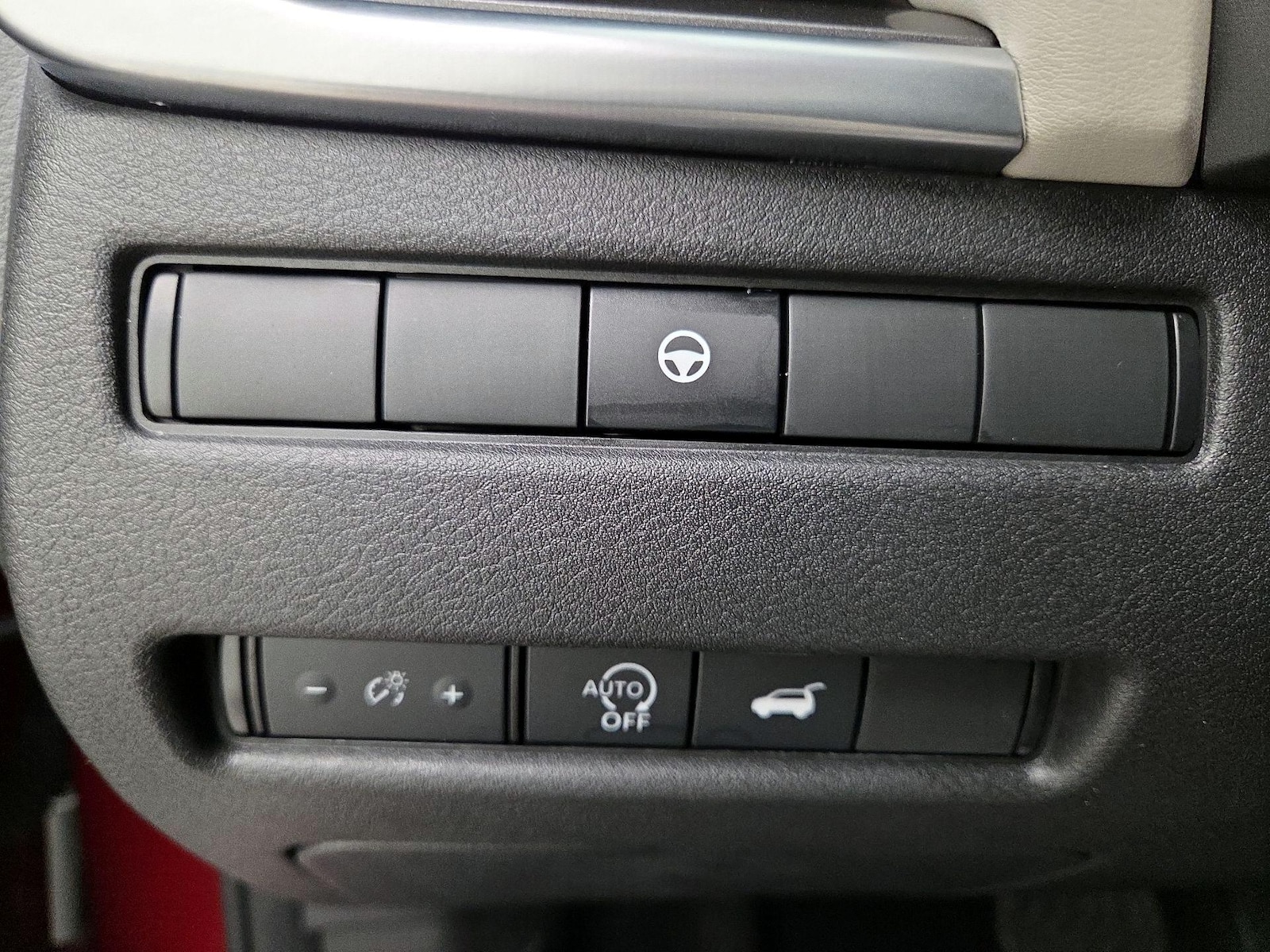 2025 Nissan Rogue SV - Photo 14