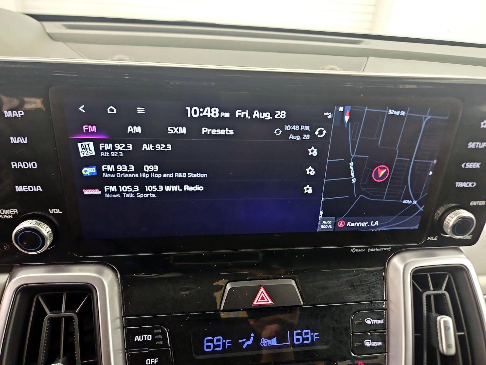 2023 Kia Sorento EX Hybrid - Photo 17