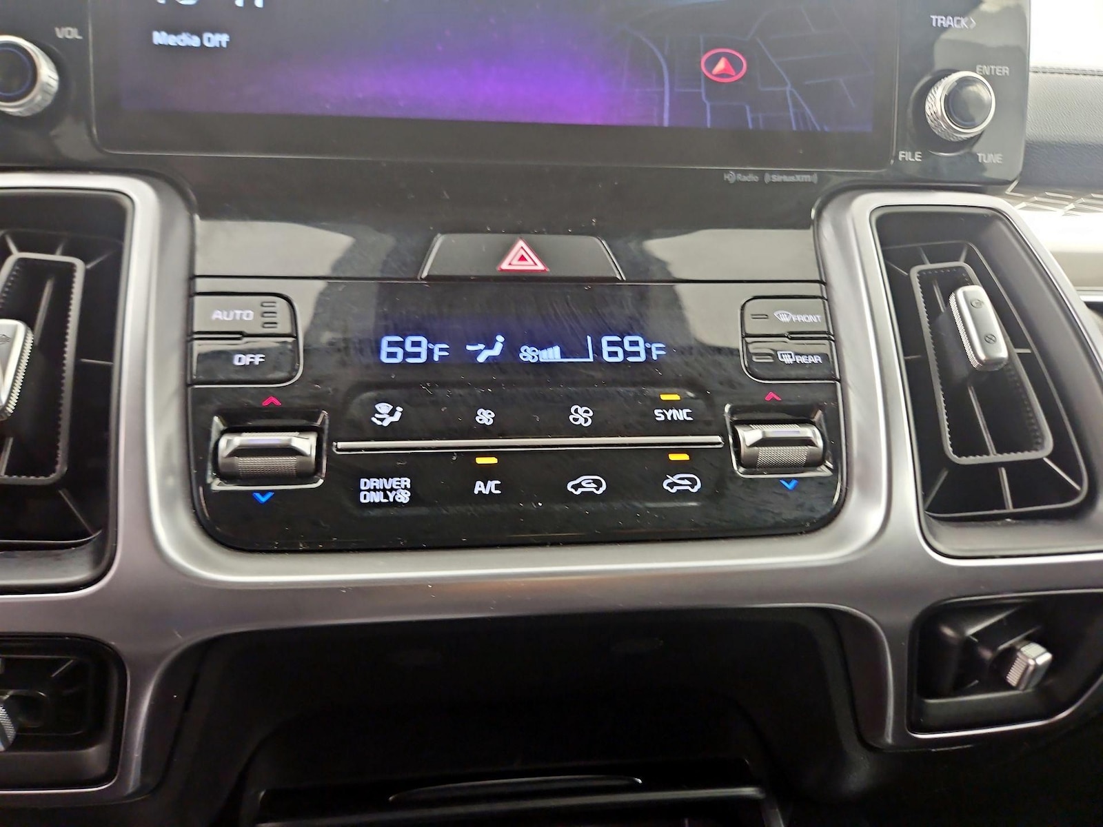 2023 Kia Sorento EX Hybrid - Photo 18