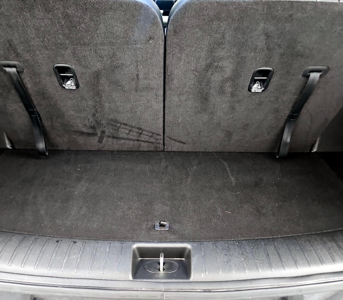 Trunk/Cargo (Seats Up)