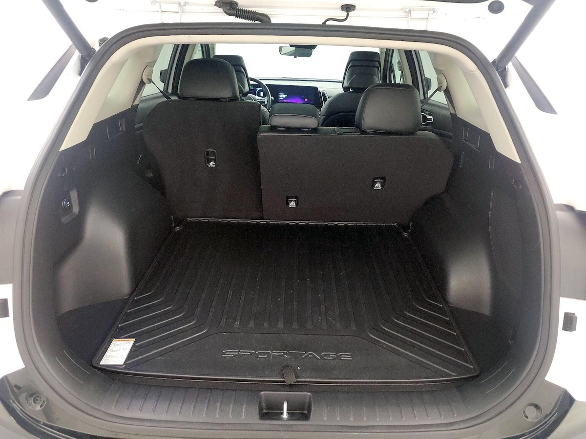 Trunk/Cargo (Seats Up)