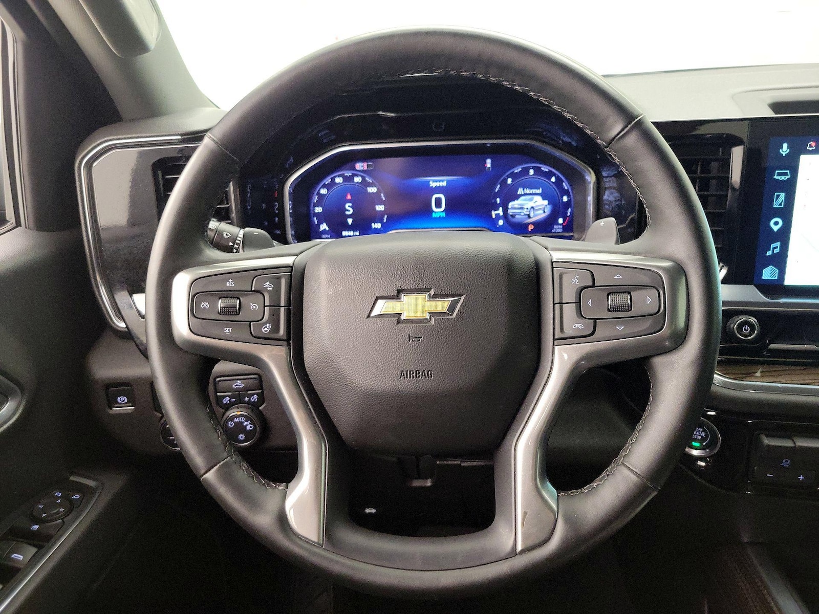 2025 Chevrolet Silverado 1500 LT - Photo 11