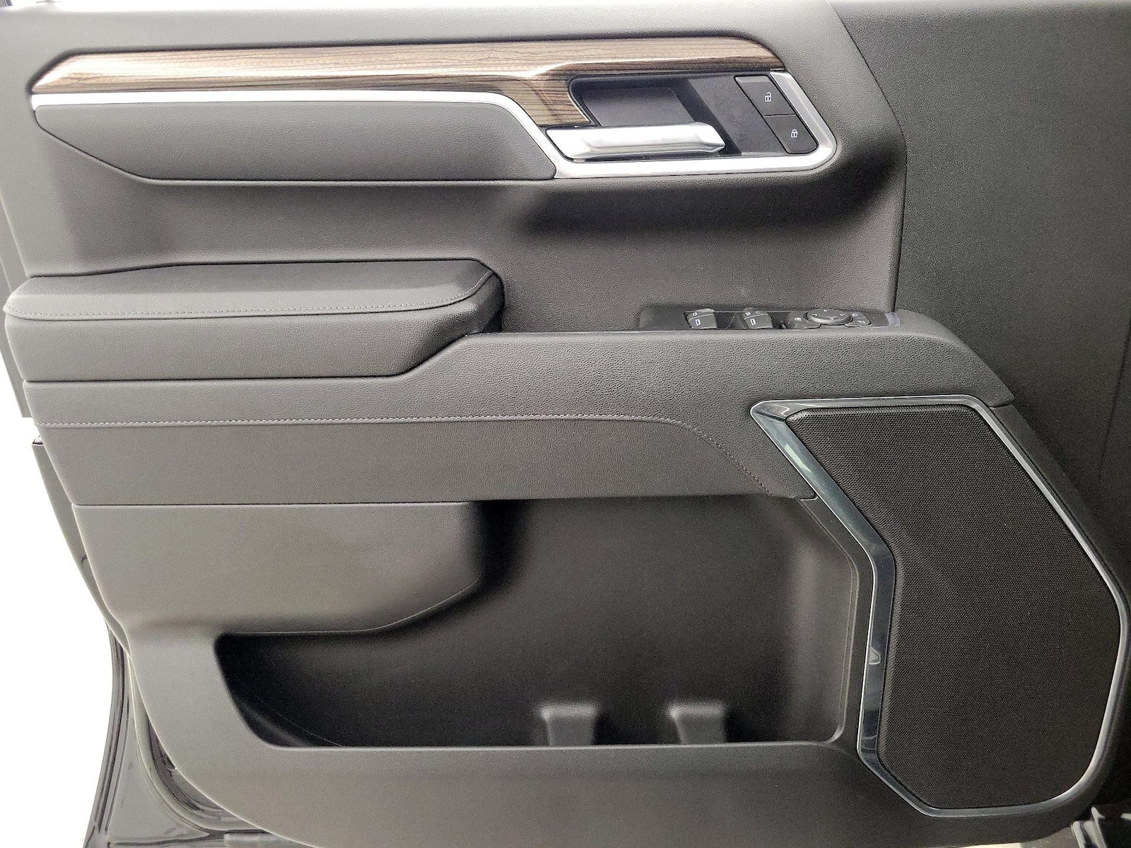 2025 Chevrolet Silverado 1500 LT - Photo 13