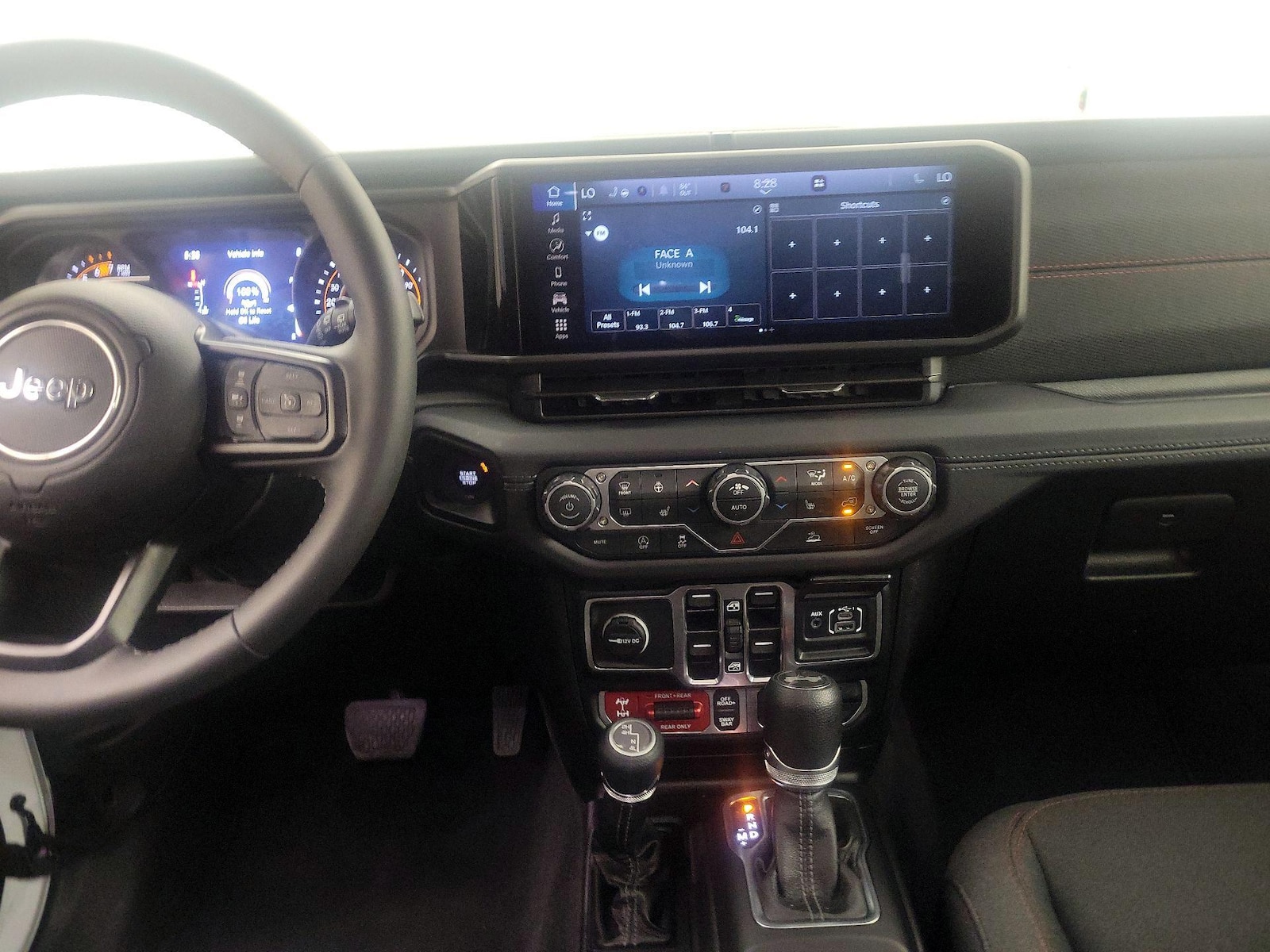 2025 Jeep Wrangler 4-Door Rubicon - Photo 10