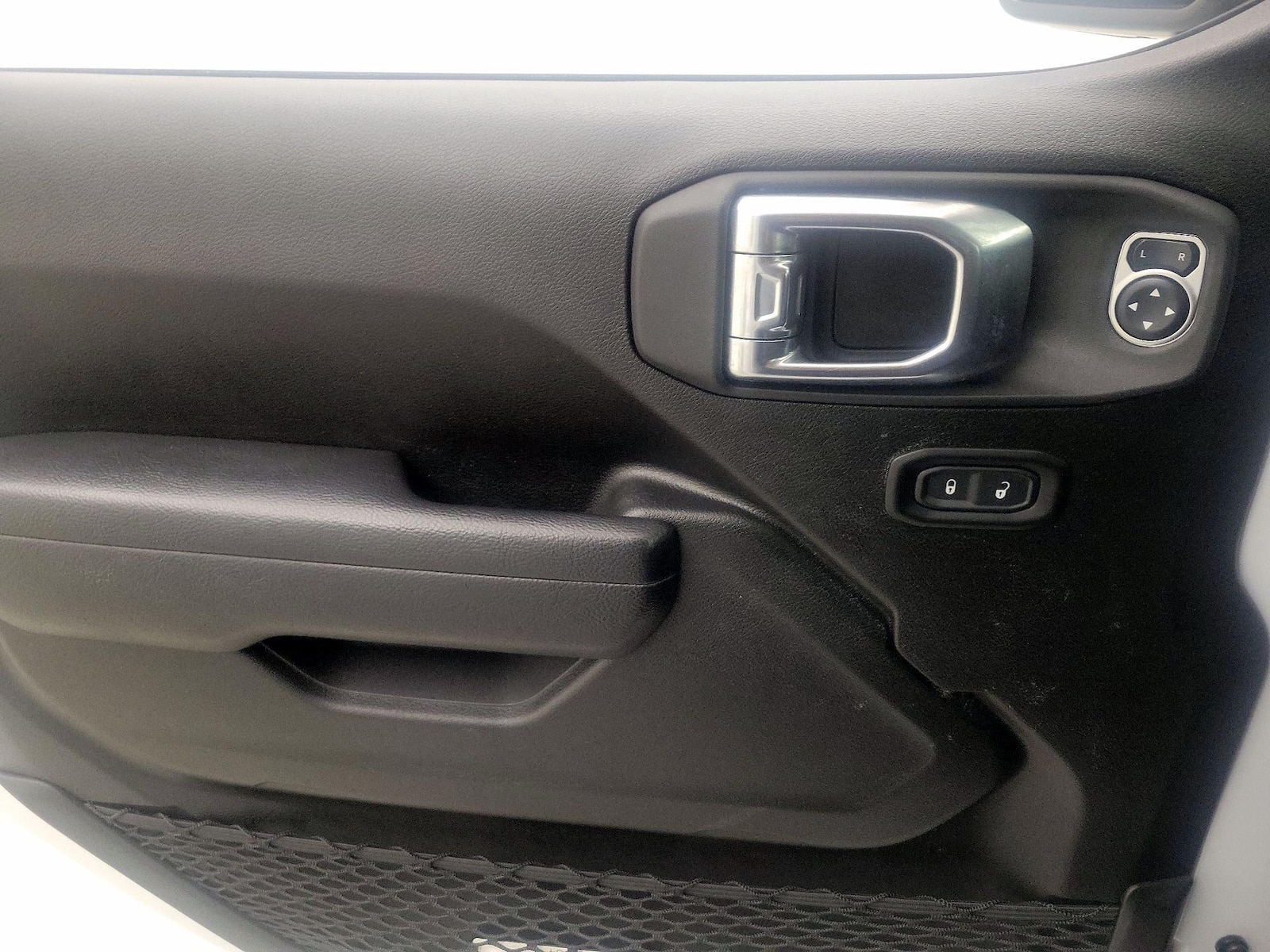 2025 Jeep Wrangler 4-Door Rubicon - Photo 13