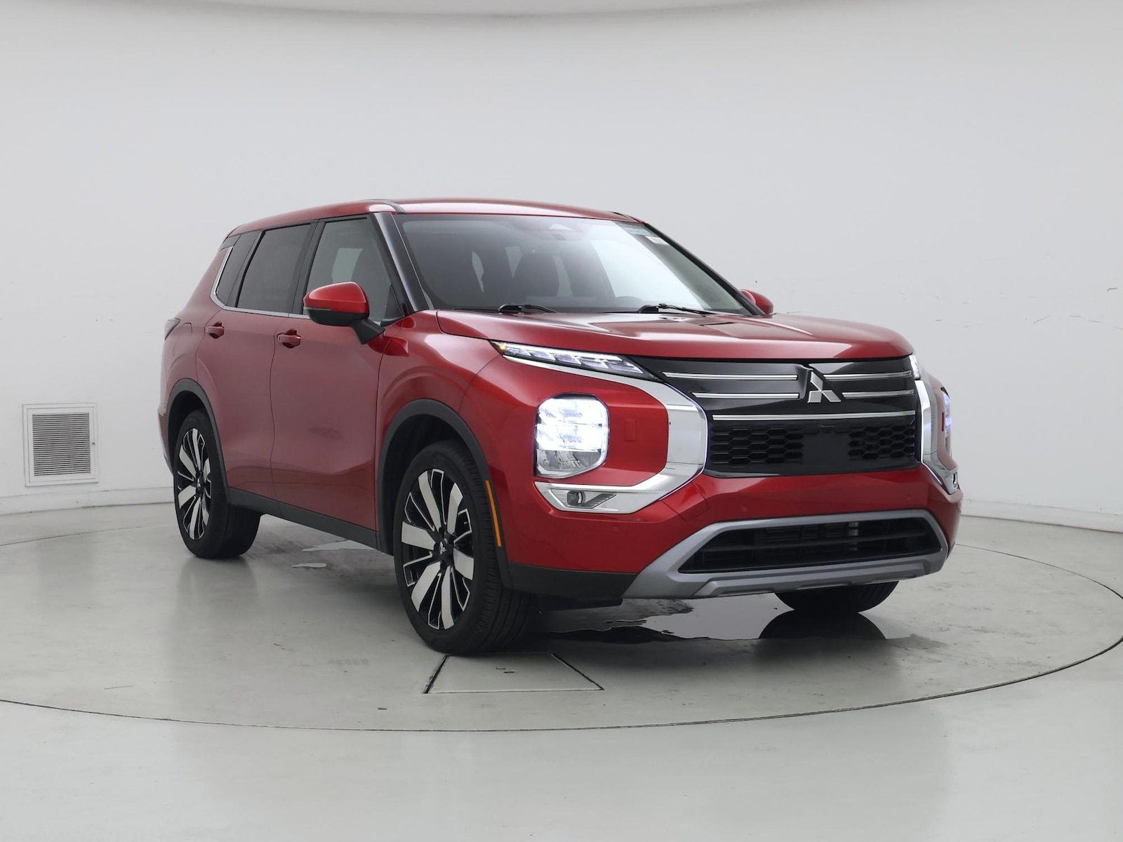2025 Mitsubishi Outlander SE - Photo 2