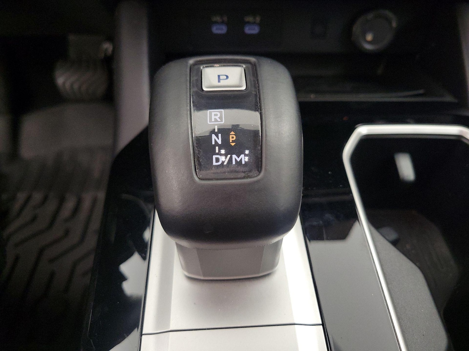 2025 Mitsubishi Outlander SE - Photo 19