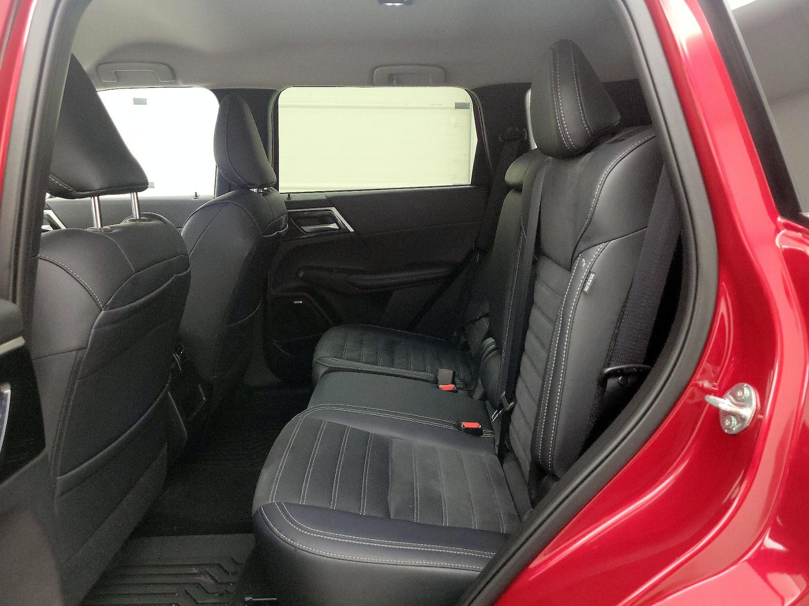 2025 Mitsubishi Outlander SE - Photo 21