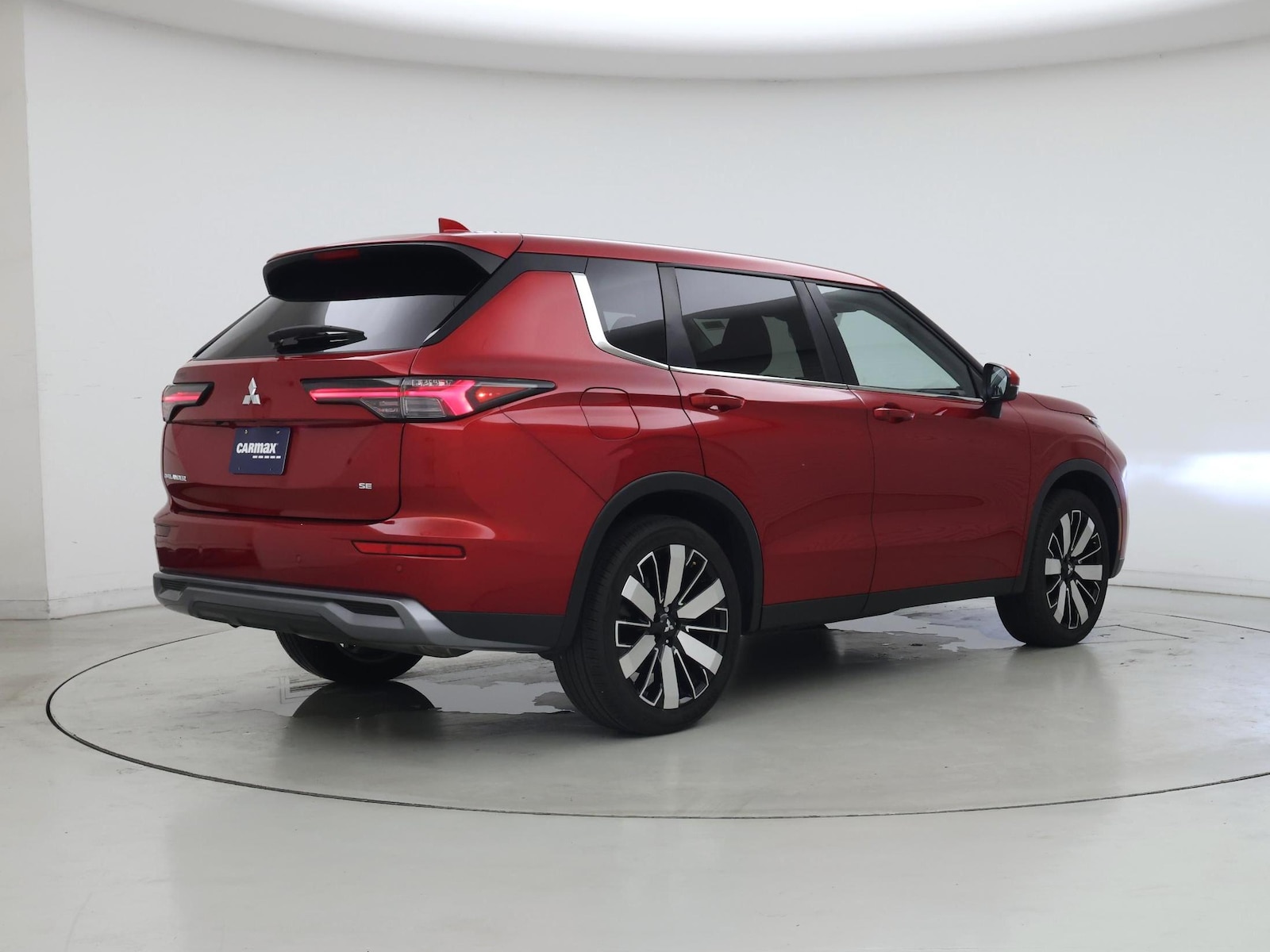 2025 Mitsubishi Outlander SE - Photo 9