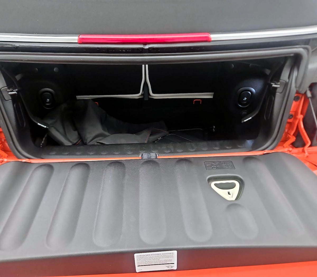 Trunk/Cargo (Seats Up)