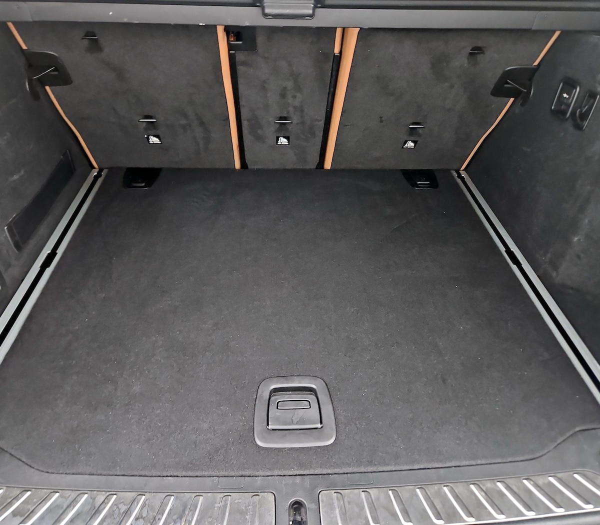Trunk/Cargo (Seats Up)
