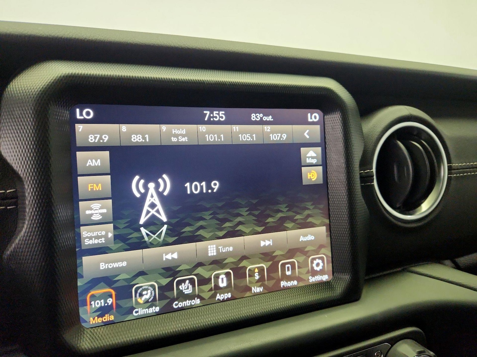 2022 Jeep Wrangler Unlimited Sahara 4XE - Photo 17