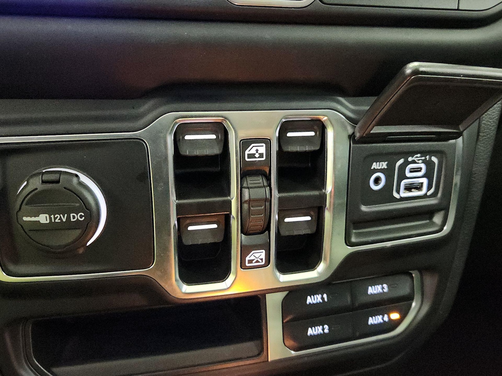2022 Jeep Wrangler Unlimited Sahara 4XE - Photo 20