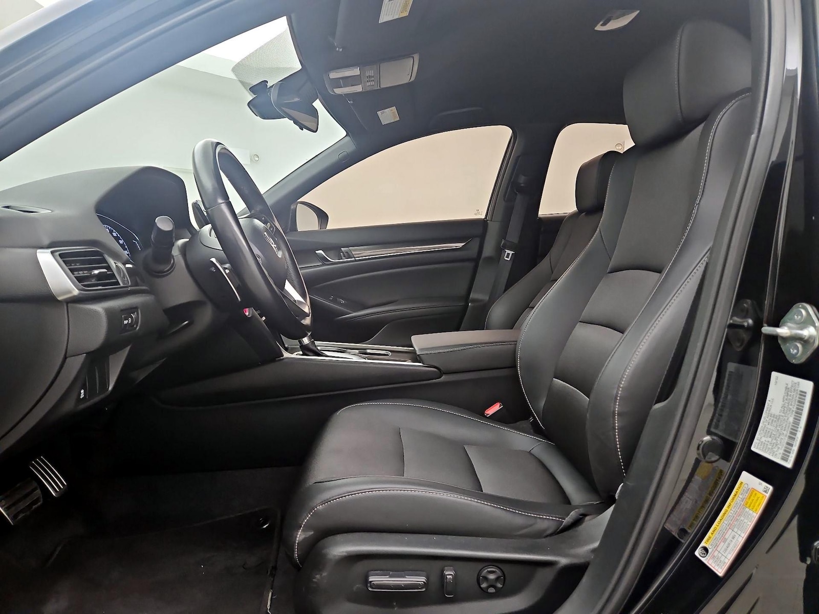Power Seat(s) & Side Airbags
