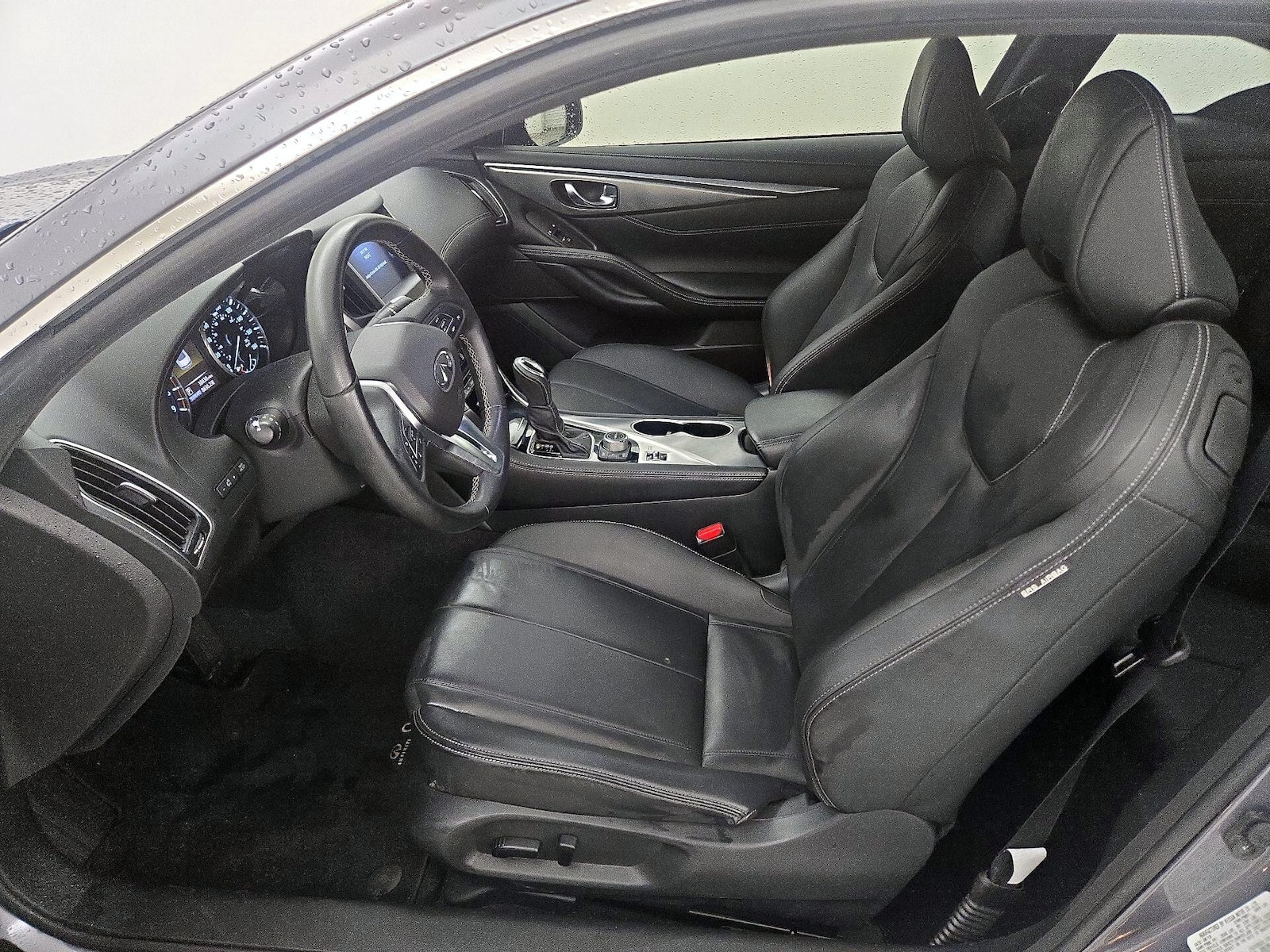 Power Seat(s) & Side Airbags
