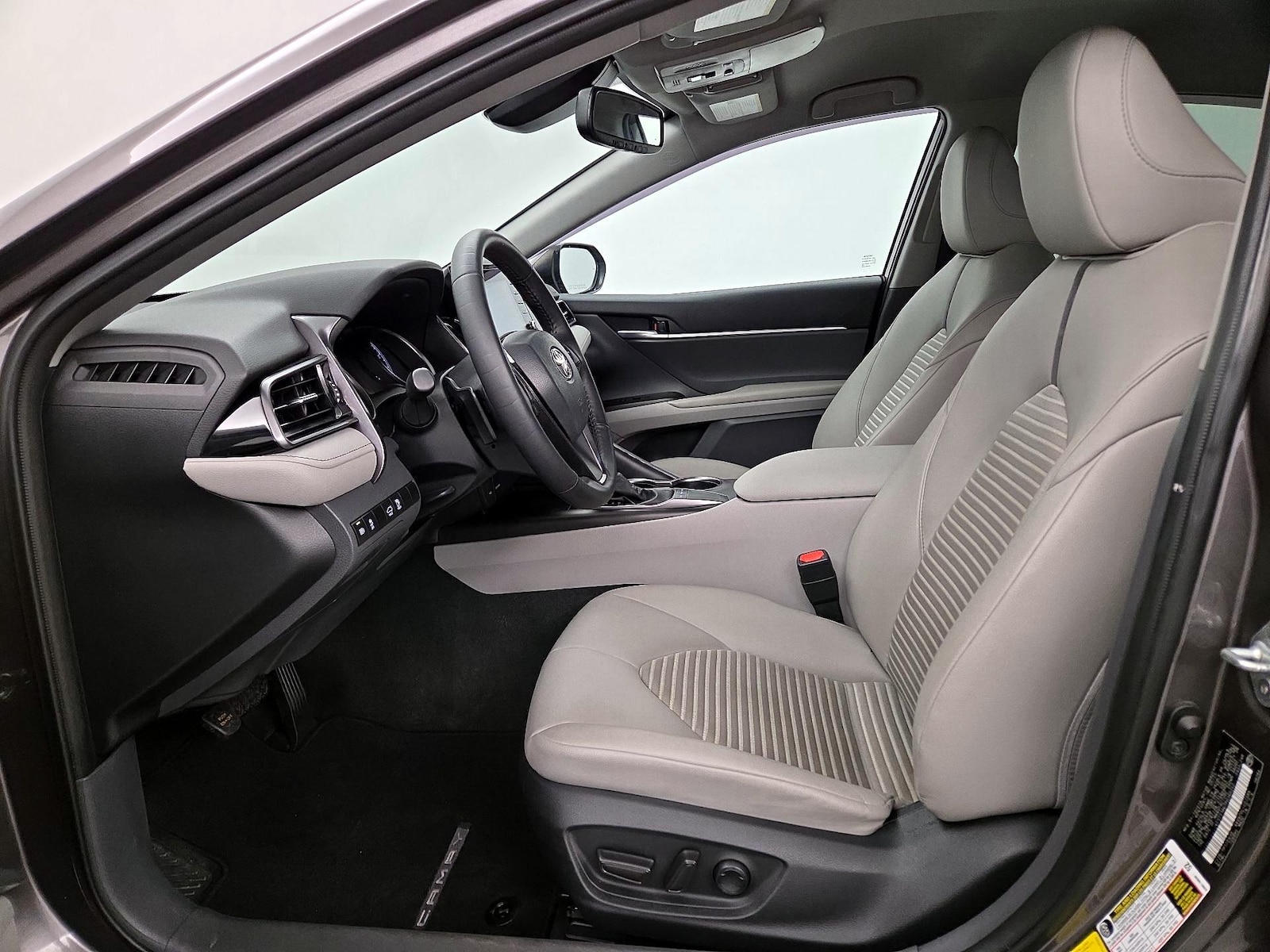 Power Seat(s) & Side Airbags