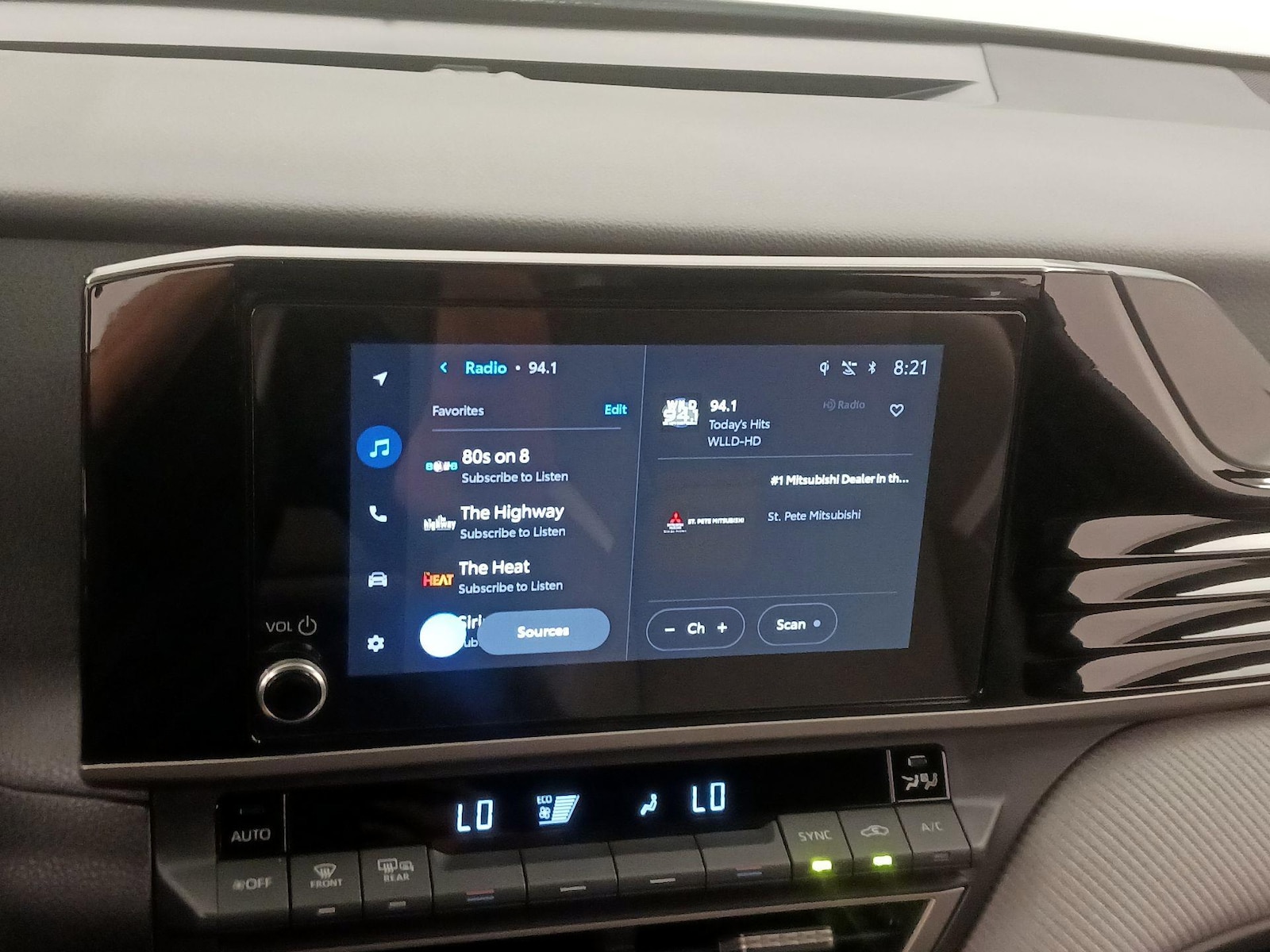 2026 Toyota Camry SE - Photo 17