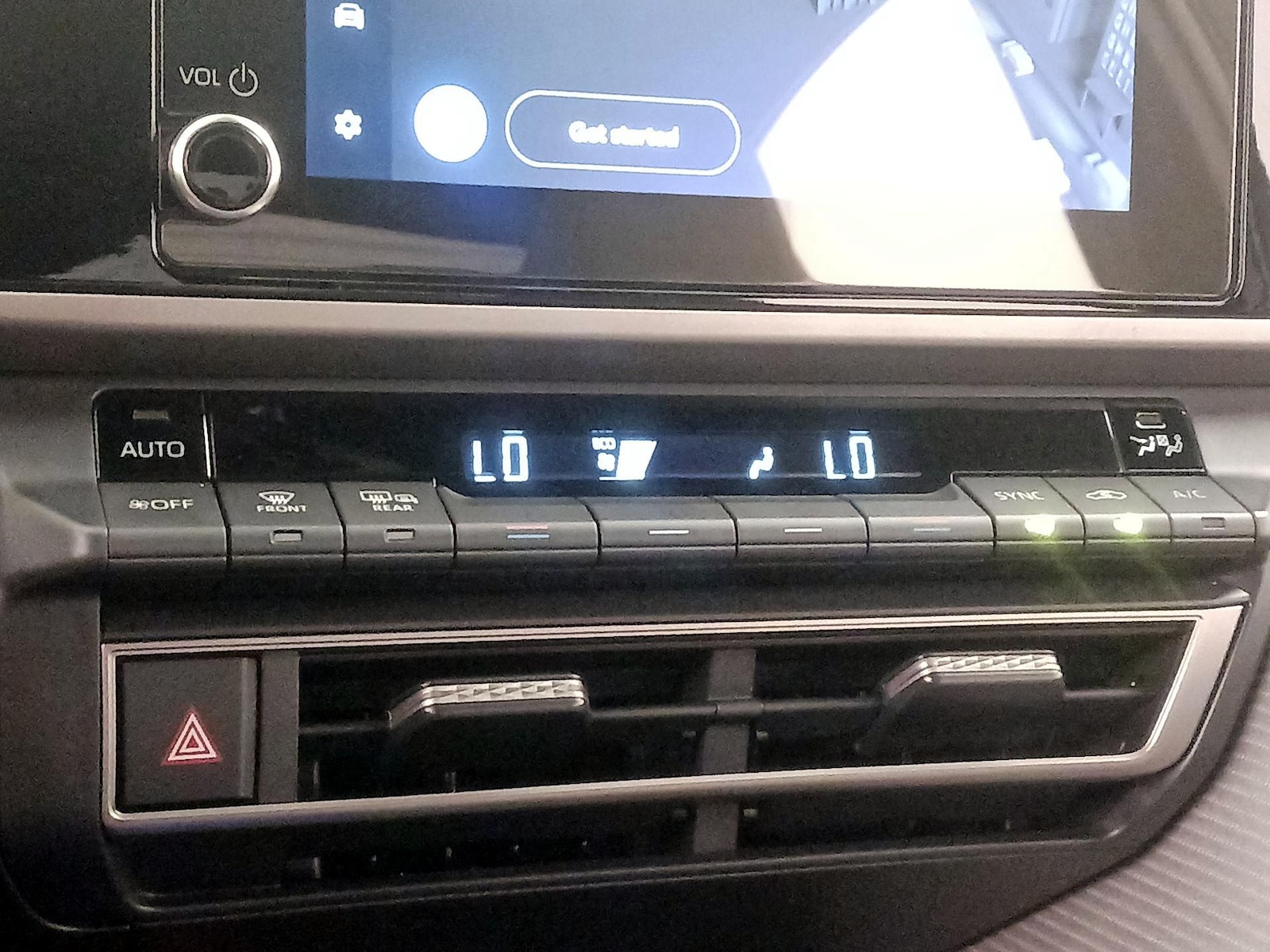2026 Toyota Camry SE - Photo 18