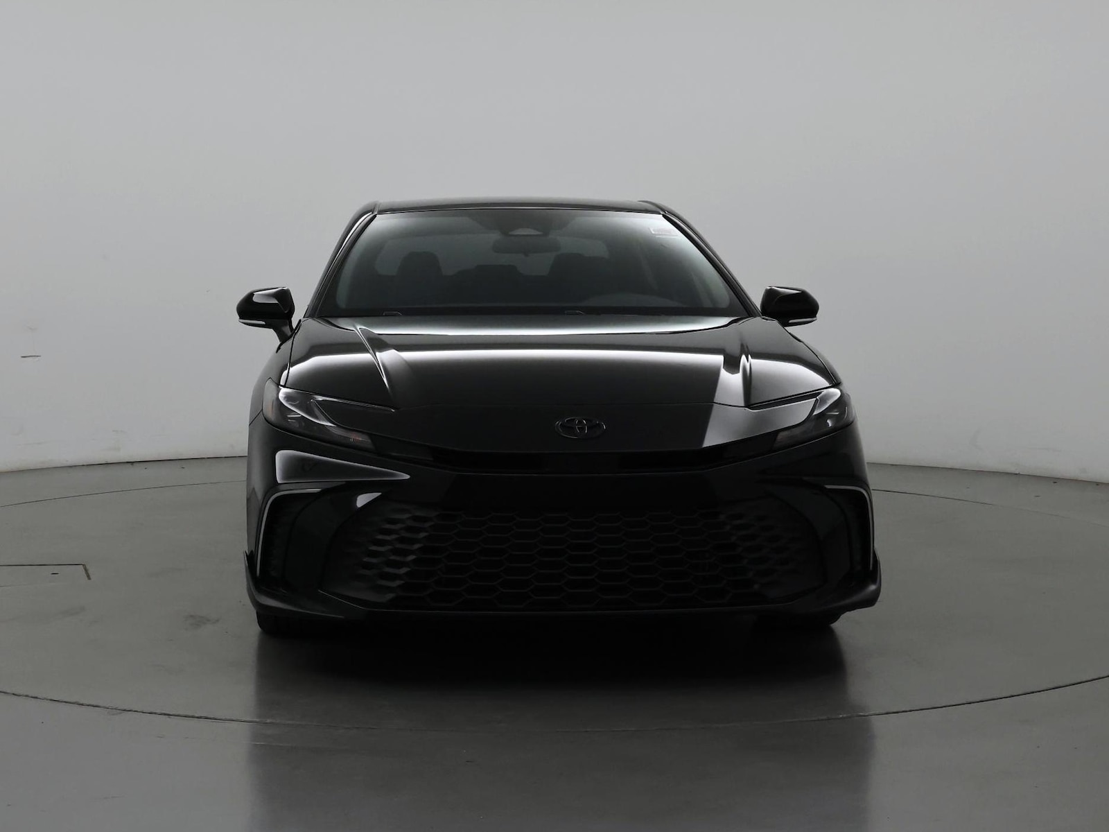 2026 Toyota Camry SE - Photo 6