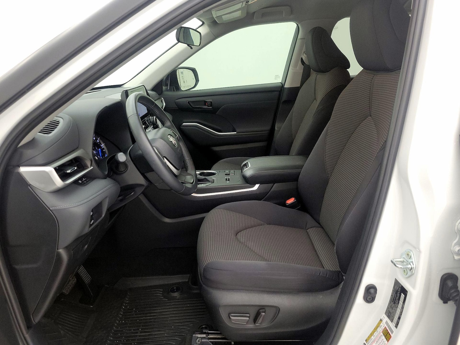 2024 Toyota Highlander Hybrid LE Nightshade, photo 12