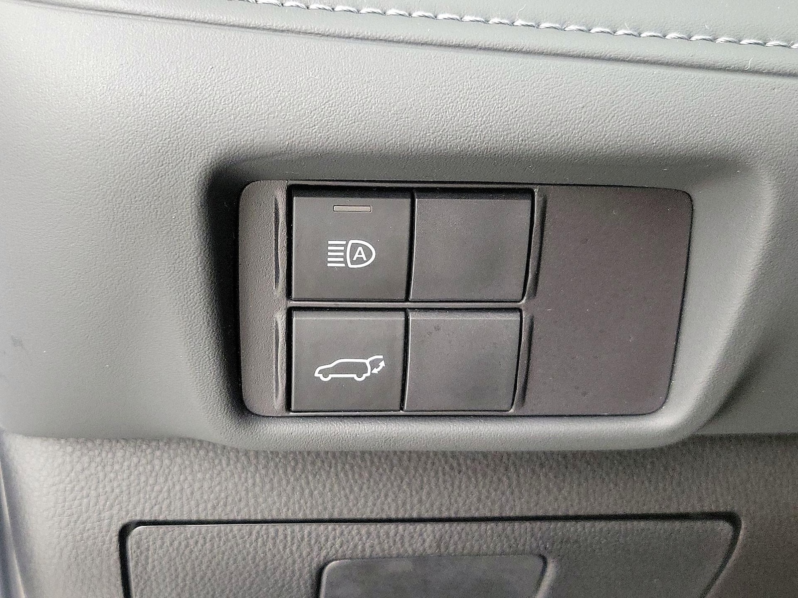 2024 Toyota Highlander Hybrid LE Nightshade, photo 14