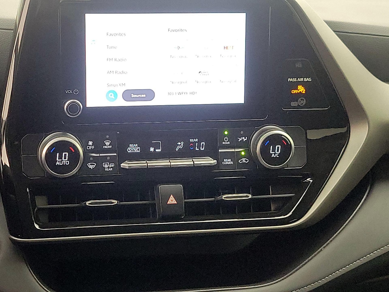 2024 Toyota Highlander Hybrid LE Nightshade, photo 17