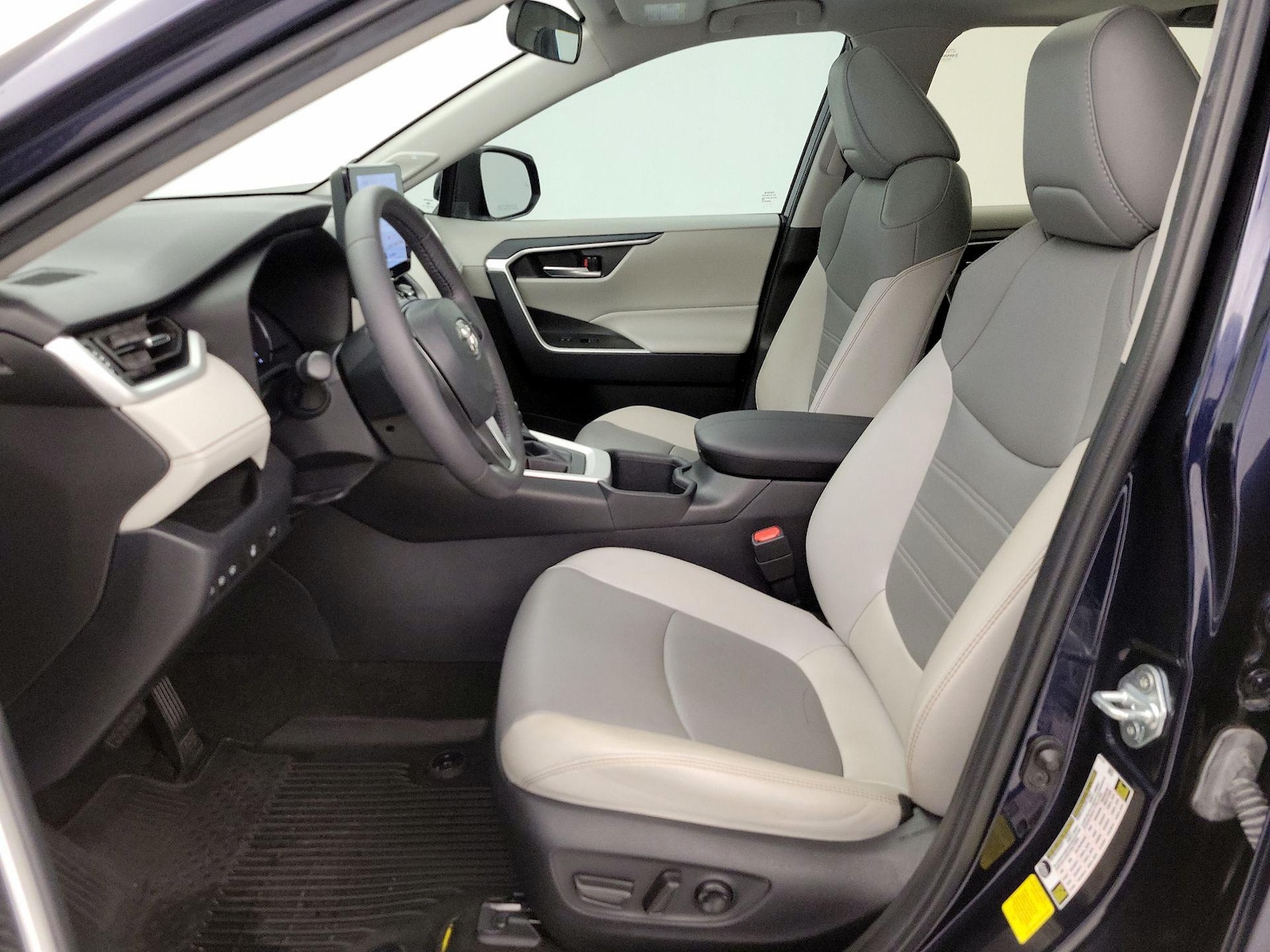 2023 Toyota RAV4 XLE Premium - Photo 12