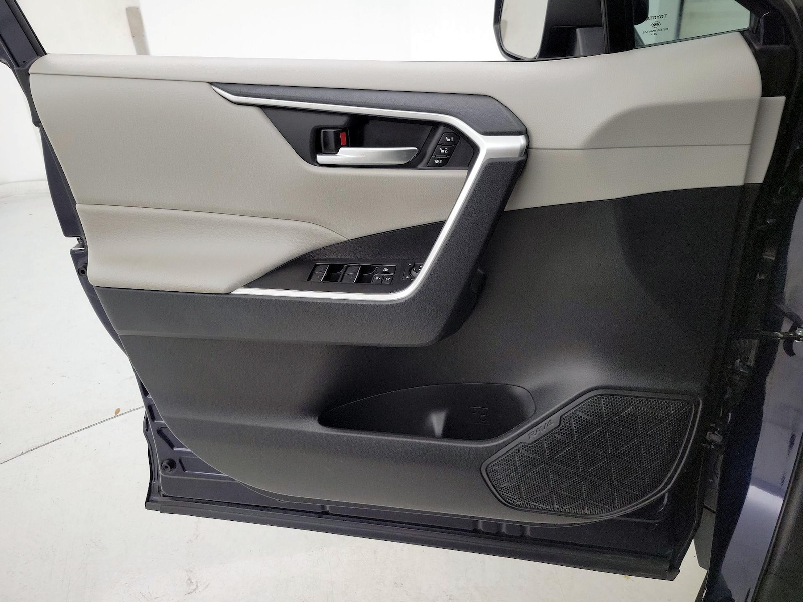 2023 Toyota RAV4 XLE Premium - Photo 13