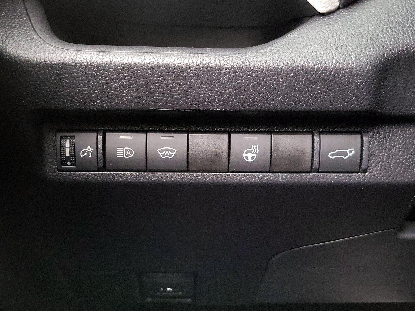 2023 Toyota RAV4 XLE Premium - Photo 14