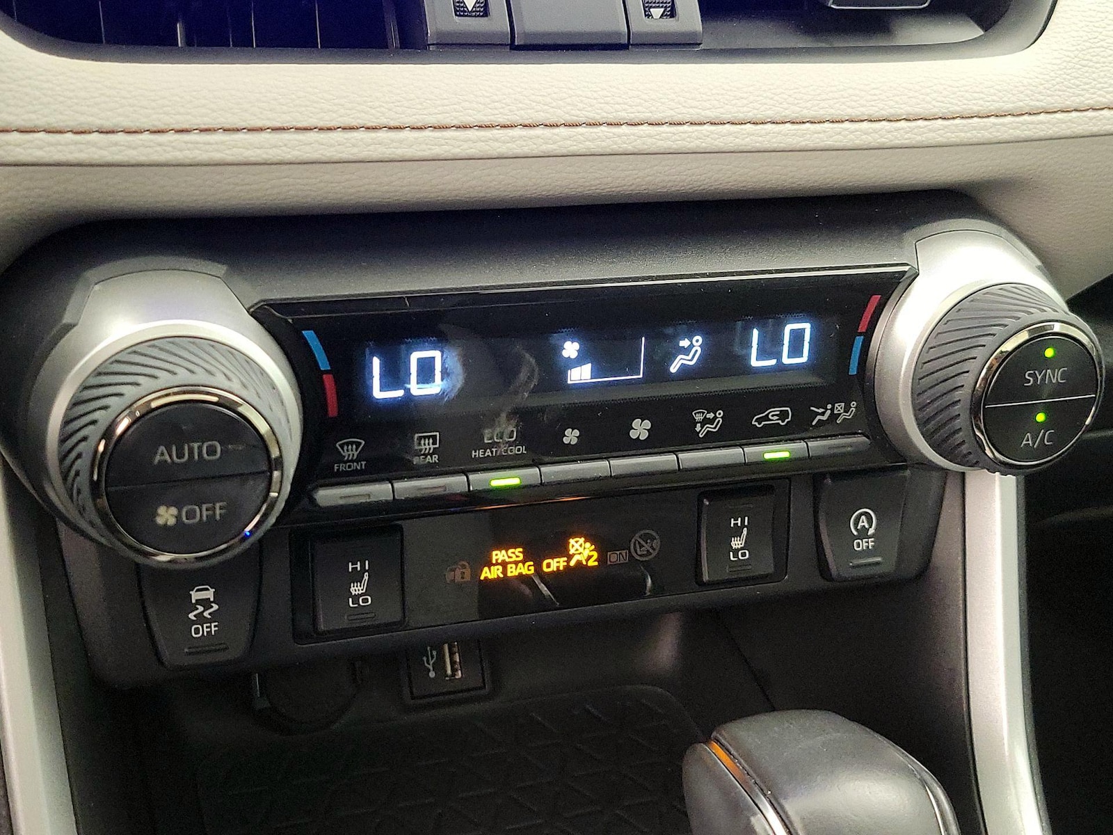 2023 Toyota RAV4 XLE Premium - Photo 17