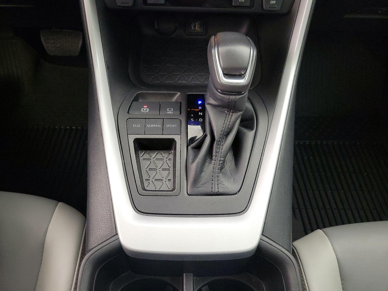 2023 Toyota RAV4 XLE Premium - Photo 18