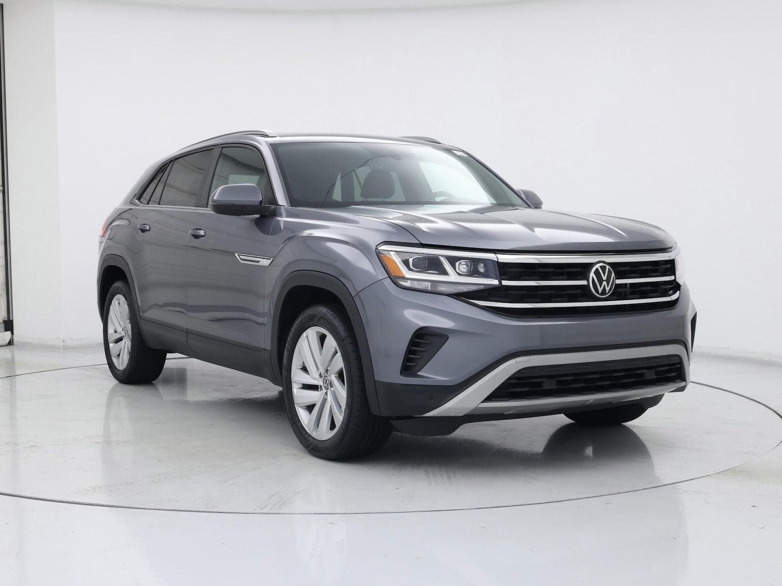 2021 Volkswagen Atlas Cross Sport SE w/Tech - Photo 2