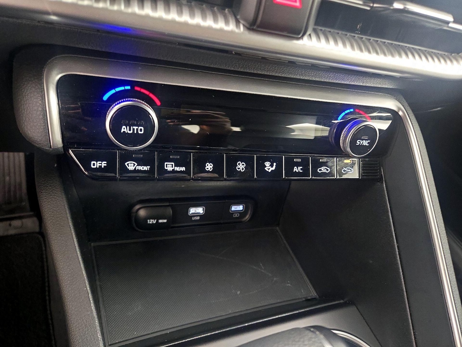 2024 Kia K5 GT-Line - Photo 18