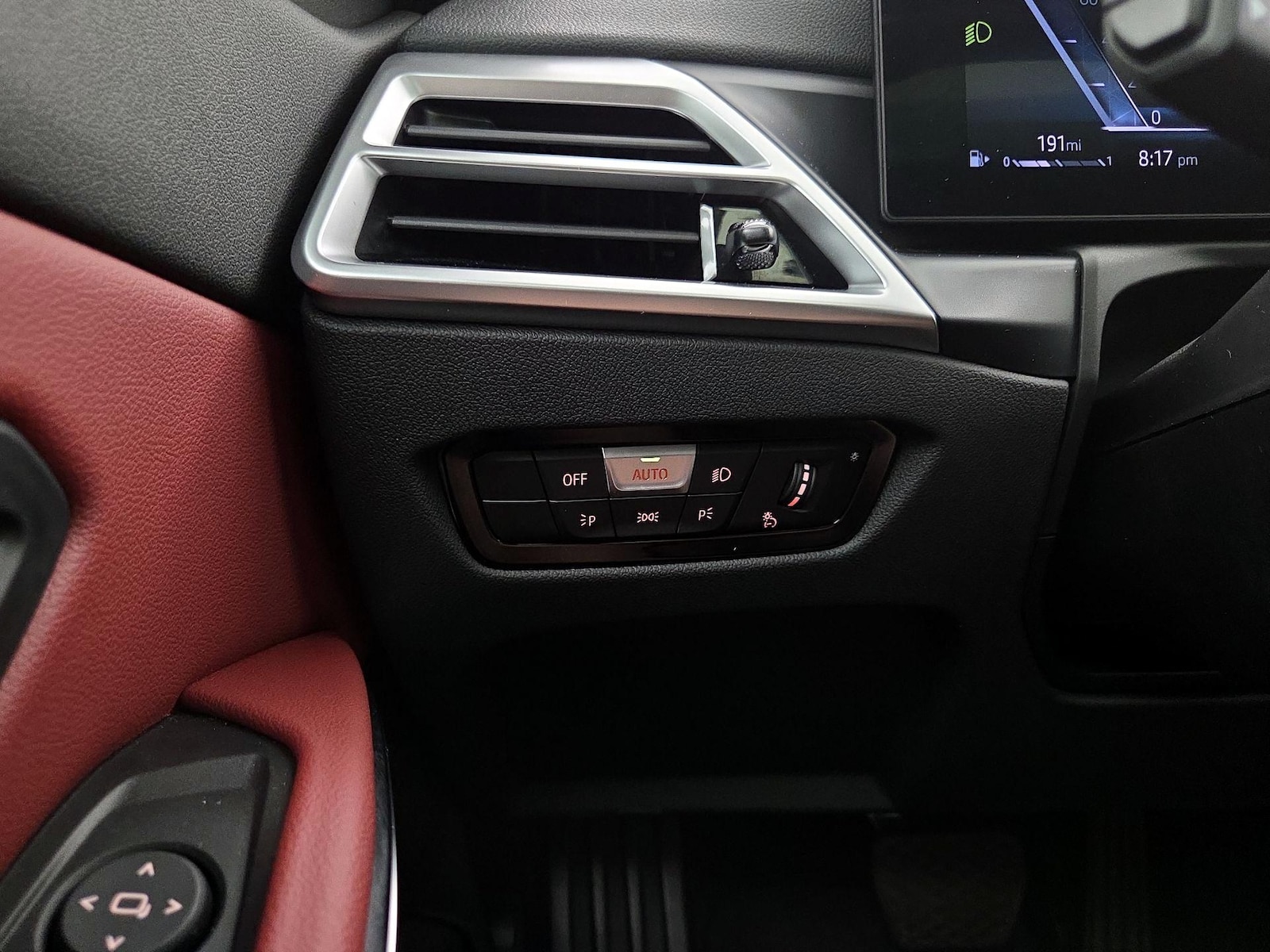 2025 BMW 3 Series 330i - Photo 14