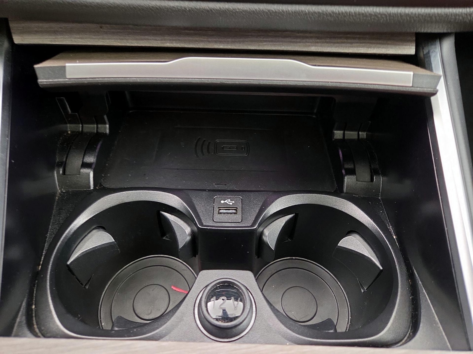 2025 BMW 3 Series 330i - Photo 20