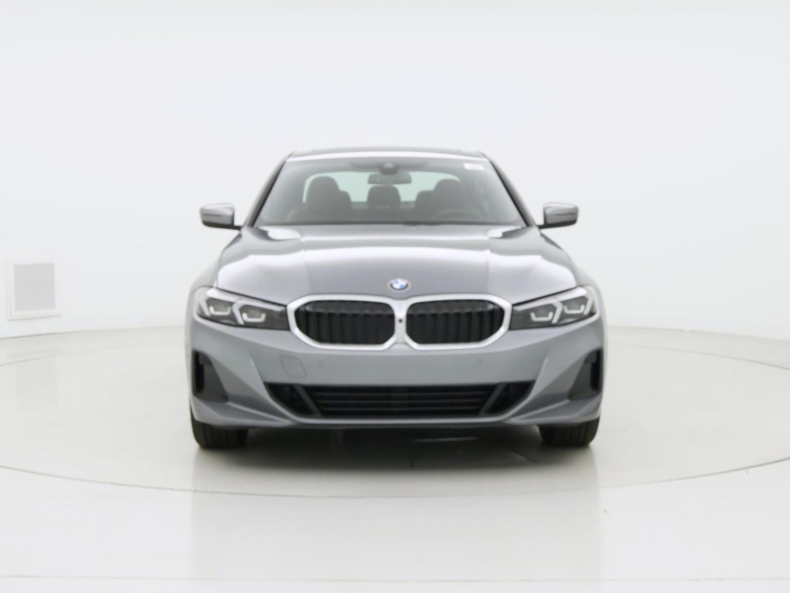 2025 BMW 3 Series 330i - Photo 6
